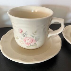 Pfaltzgraff Cream and Pink Floral Mug Set